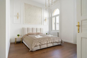 Luxurious n' Elegant Opera Suite in the Heart of Budapest